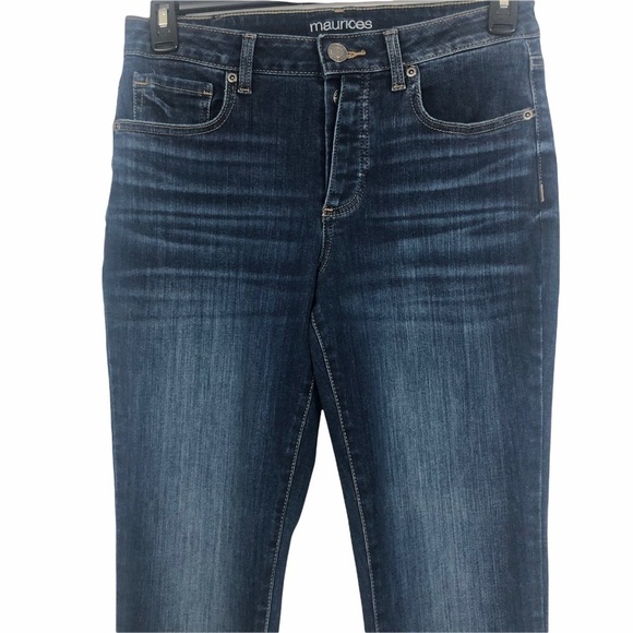 MAURICES Women’s Blue Jeans Sz 6 Button Fly Distressed Frayed Hem Pockets - Picture 2 of 15